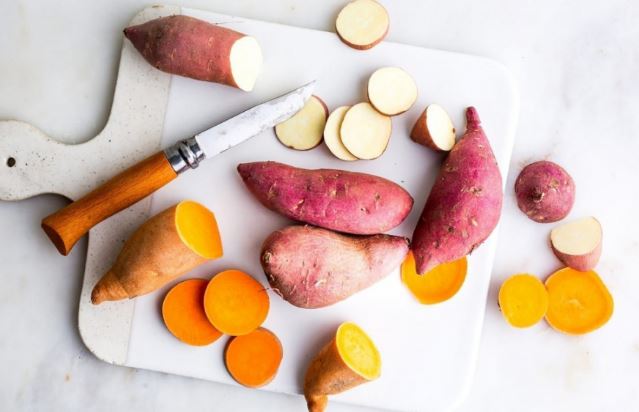 5 cách “cấp cứu” mọi vấn đề của da bằng khoai lang mà chẳng cần đi spa hay tốn tiền mỹ phẩm