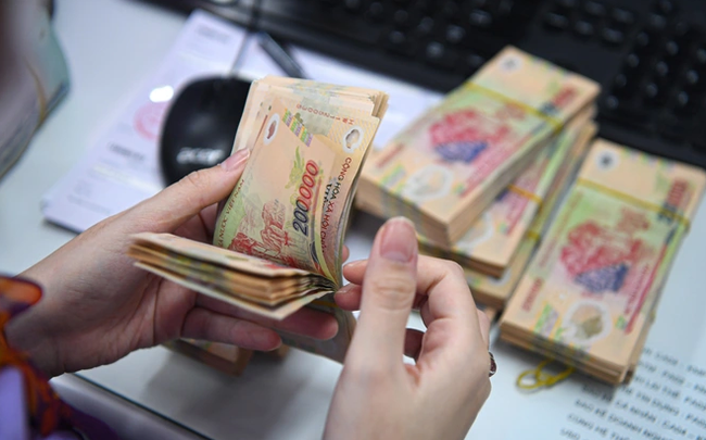 “Big 4” giảm mạnh lãi suất tiết kiệm