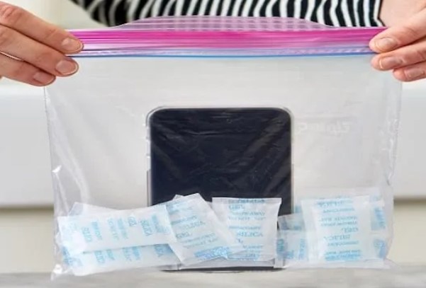 Gói hút ẩm nhỏ có 7 lợi ích lớn: Xử lý rắc rối cả đàn ông và phụ nữ cần, tiết kiệm bộn tiền