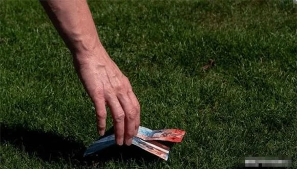 do-roi (1).jpg 1 nhặt đồ rơi, nhặt tiền, kiêng kị, đồ rơi