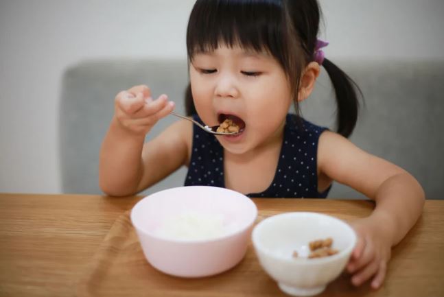 Trẻ dưới 3 tuổi có 3 giai đoạn nhạy cảm, cha mẹ biết để dạy con thông minh hơn