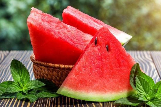 Dưa hấu mát lành nhưng những người này nên tránh cho xa kẻo tự hại thân