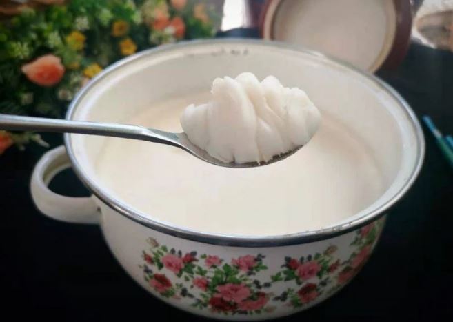 Rán mỡ lợn xong cho thêm 1 nắm hạt này vào đáy, mỡ vừa thơm lại để lâu không hỏng