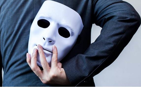 Tổ Tiên dặn kỹ: Kẻ tiểu nhân thâm độc trên thân thường lộ rõ 3 biểu hiện, tránh xa kẻo họa