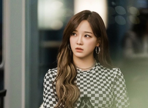 Thuê được căn hộ ưng ý nhưng tôi tức giận xé nát hợp đồng khi biết tên chủ nhà, vạch trần sự dối trá của người tôi kính trọng nhất