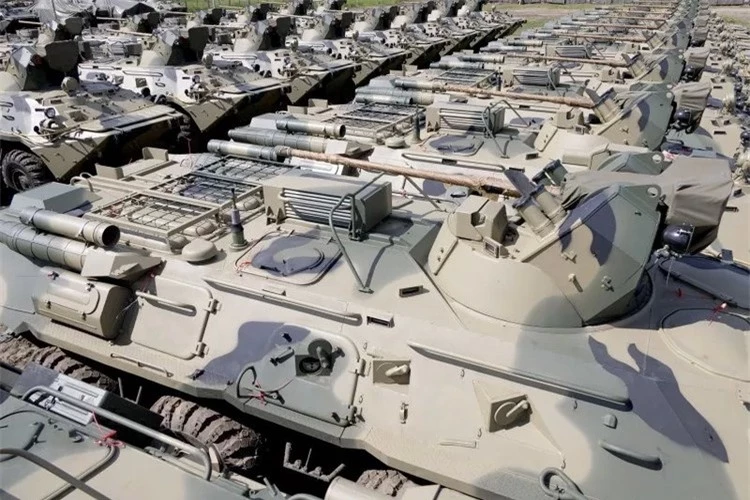 Hàng loạt thiết giáp BMP-2M và BTR-82AT nâng cấp tham chiến ảnh 1