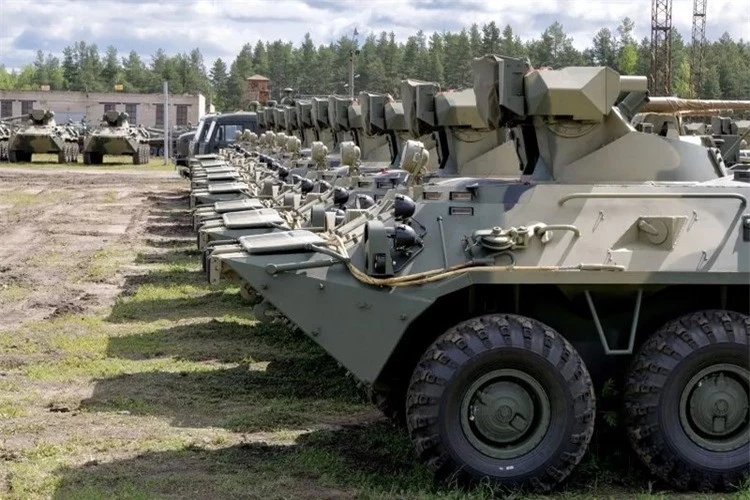 Hàng loạt thiết giáp BMP-2M và BTR-82AT nâng cấp tham chiến ảnh 7
