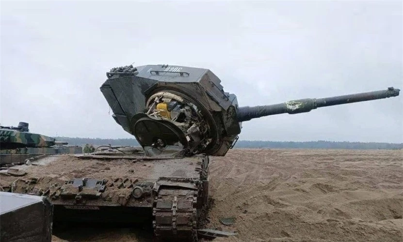 Leopard 2A4 của Đức dễ bị tấn công hơn so với T-54 ảnh 4