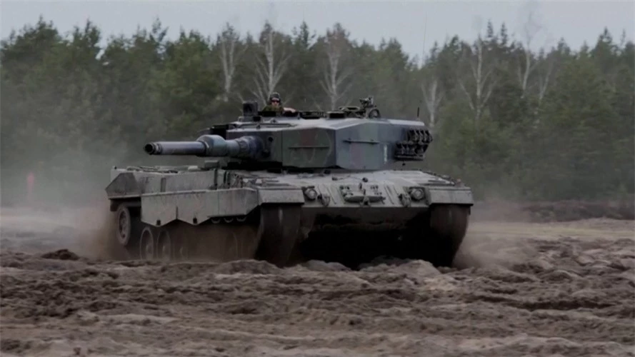 Leopard 2A4 của Đức dễ bị tấn công hơn so với T-54 ảnh 8