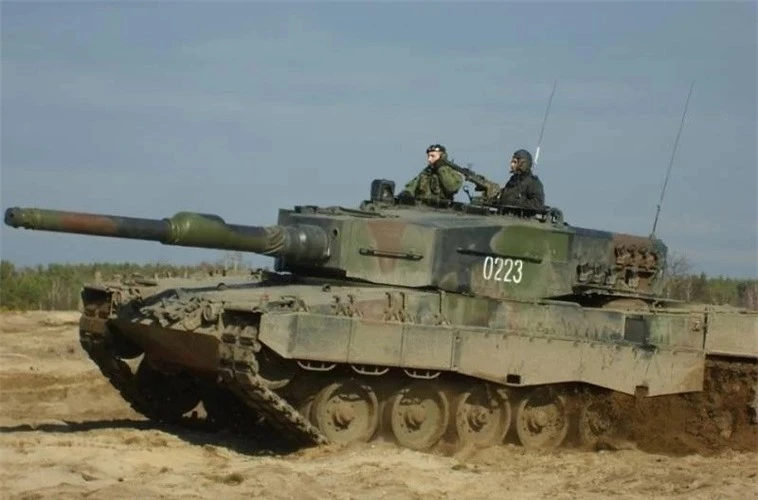 Leopard 2A4 của Đức dễ bị tấn công hơn so với T-54 ảnh 9
