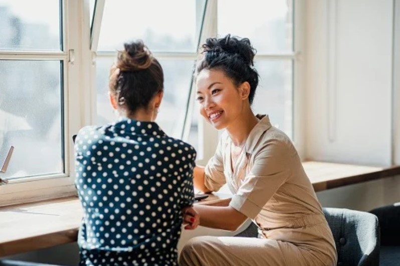 Các cụ đã dạy: “Sống ở trên đời đừng quá xét nét người khác, cũng đừng tin vào lời tán dương”