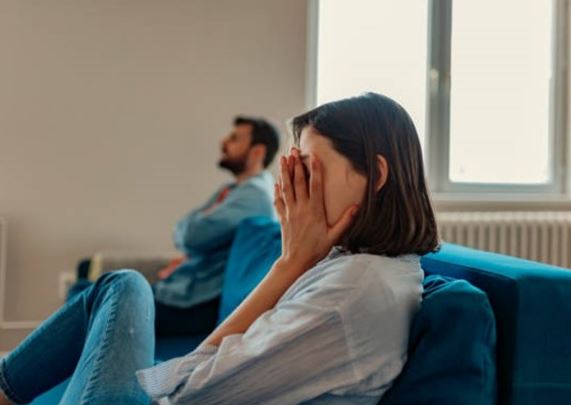 Trong nhà xuất hiện 2 điều này, bạn hãy cảnh giác vì đó là dấu hiệu hôn nhân có thể đổ vỡ