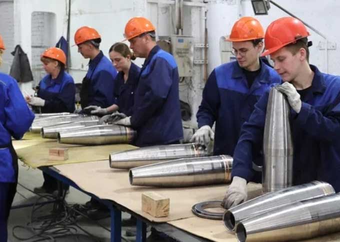 Hình ảnh hiếm quy trình sản xuất vũ khí được Moscow tiết lộ