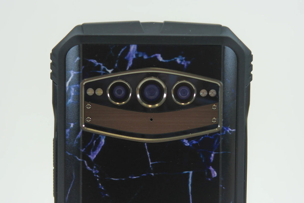 Smartphone 5G, RAM 12 GB, chống nước, pin 10.800 mAh,sạc 66W, giá hấp dẫn