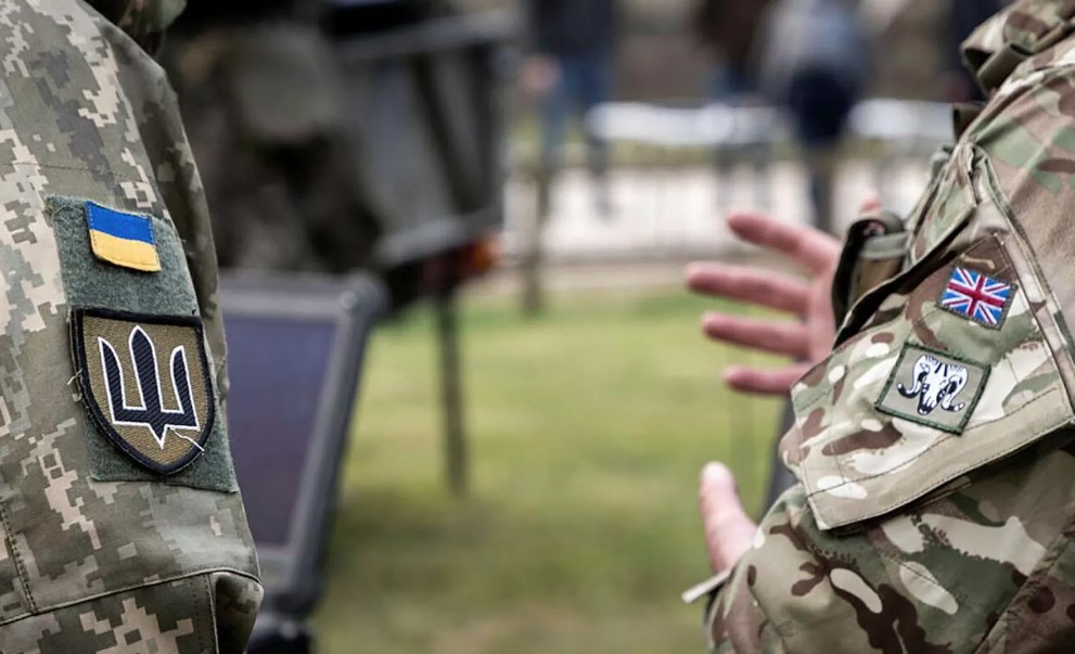 Nhà báo Mỹ chế giễu lính đánh thuê chụp ảnh tự sướng từ Ukraine