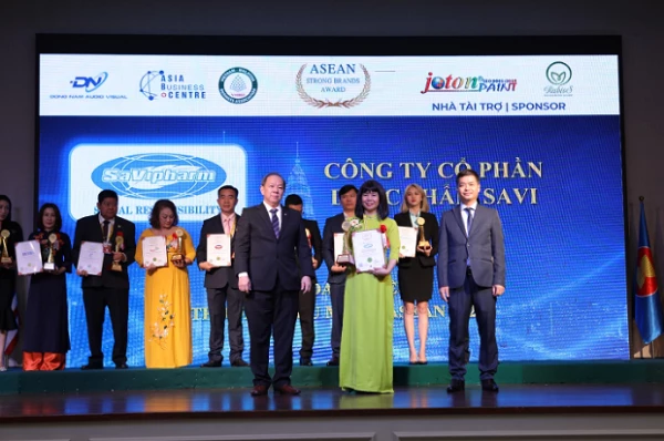 SaVipharm được vinh danh trong TOP 10 thương hiệu mạnh ASEAN 2023.