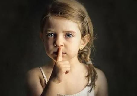 Các cụ nói: Người khôn ngoan sống trên đời thường không mở miệng khoe khoang 4 điều này