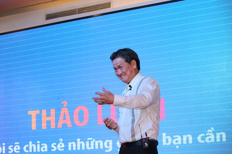 Ông Thành đã dành gần 3 giờ để chia sẻ, trao đổi nhiều vấn đề hữu ích với các doanh nhân Lâm Đồng.