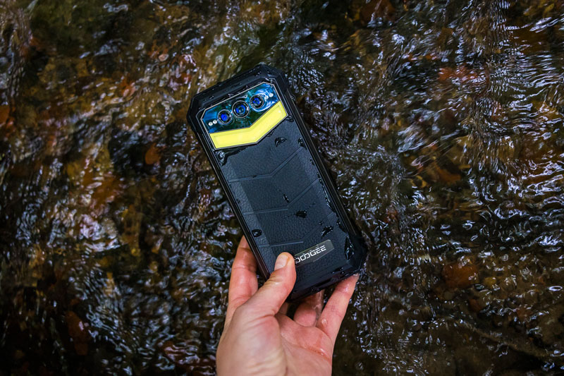 Smartphone chống nước, pin 22.000 mAh, RAM 12 GB, giá ‘mềm’