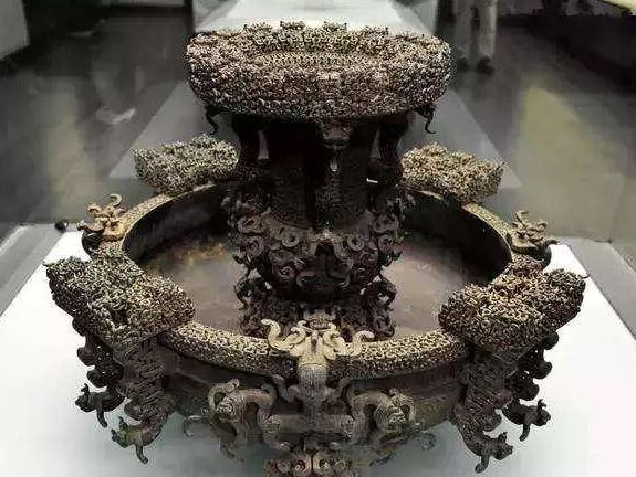 Bảo vật gần 2.500 năm, có hơn 1.000 con thú lạ, khiến công nghệ hiện đại không thể tạo ra phiên bản