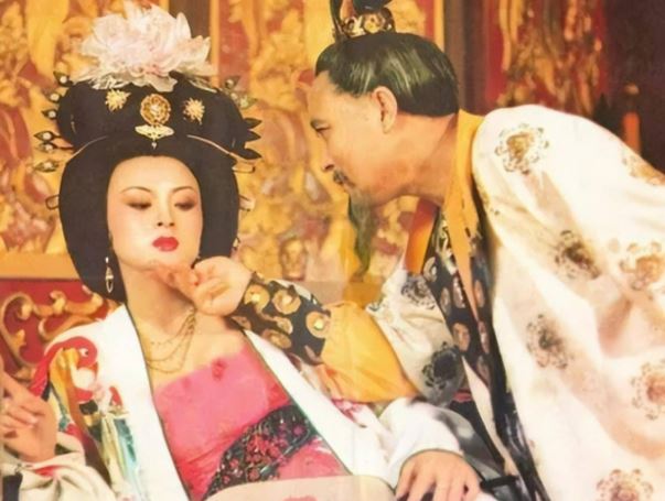 Tật xấu nào của Dương Quý Phi người thường khó chịu, Đường Huyền Tông lại si mê?