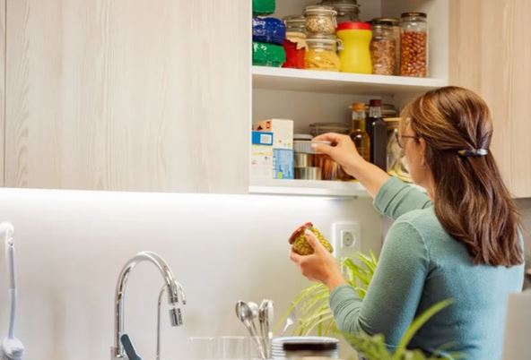 Món đồ trong bếp có thể là 'ổ chứa' vi khuẩn, nguy cơ gây 13 bệnh nếu không làm sạch đúng cách