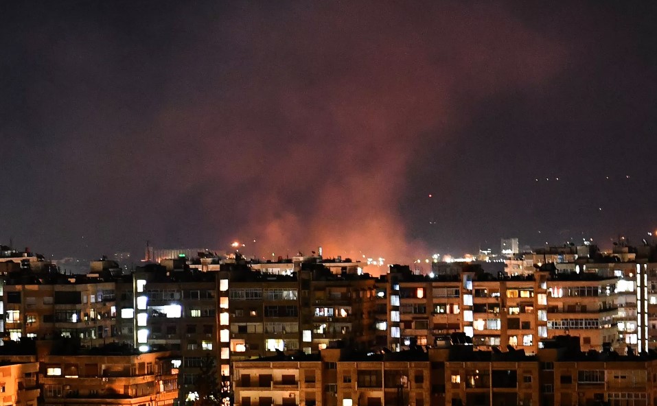 Israel tấn công hệ thống phòng không ở Syria