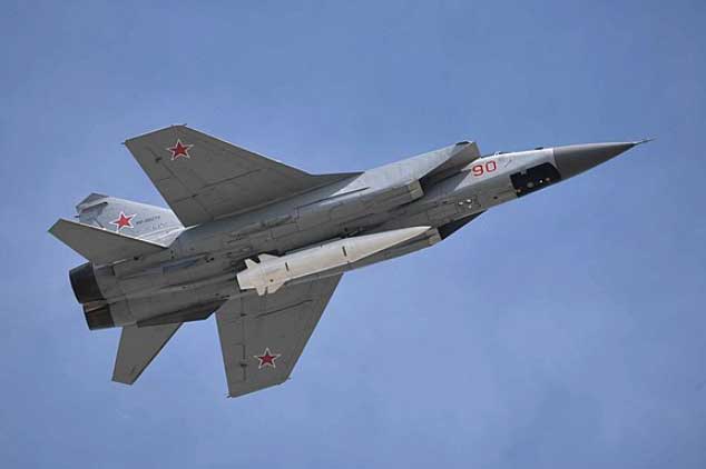 Clip: Kinzhal - Tên lửa siêu vượt âm “bất khả chiến bại” của Nga