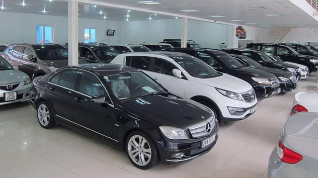 Thị trường ô tô cũ lao dốc, người tiêu dùng đứng trước cơ hội mua xe giá rẻ?