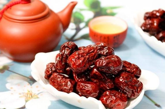 Ăn 3 quả táo mỗi ngày giúp ‘trẻ mãi không già’ nhưng 4 nhóm người này không nên dùng