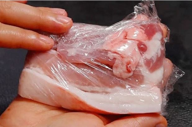 Mua thịt lợn về chớ rửa ngay, làm theo cách này yên tâm để cả tháng cũng không mất chất