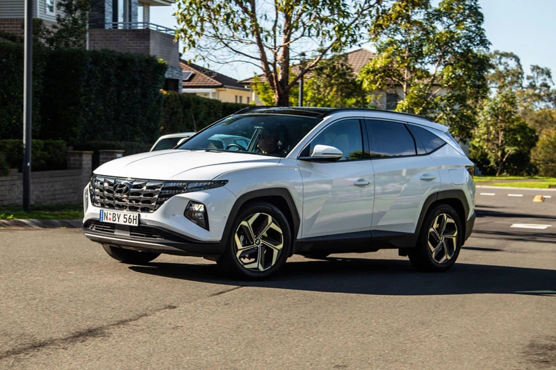 9. Hyundai Tucson (giá khởi điểm: 25.800 USD).