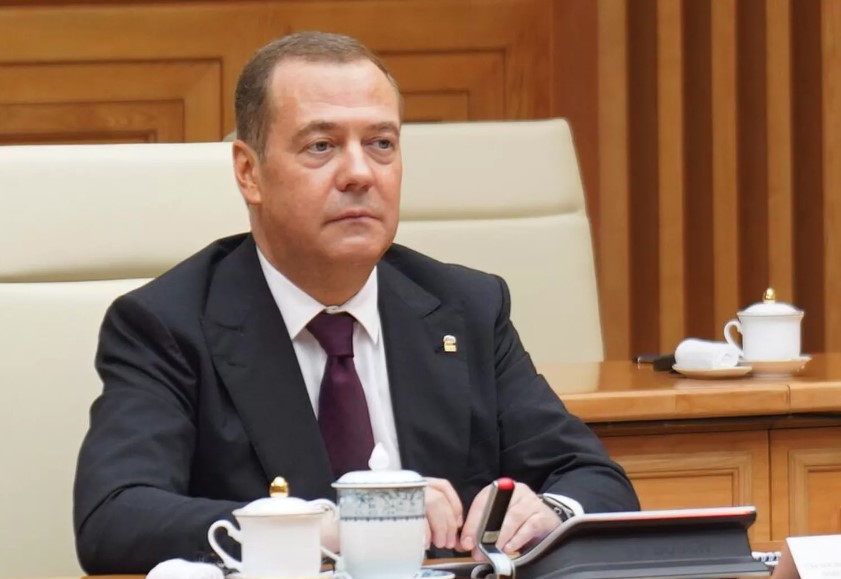 Ông Medvedev nêu ra hai cách để tháo gỡ đối đầu trên thế giới