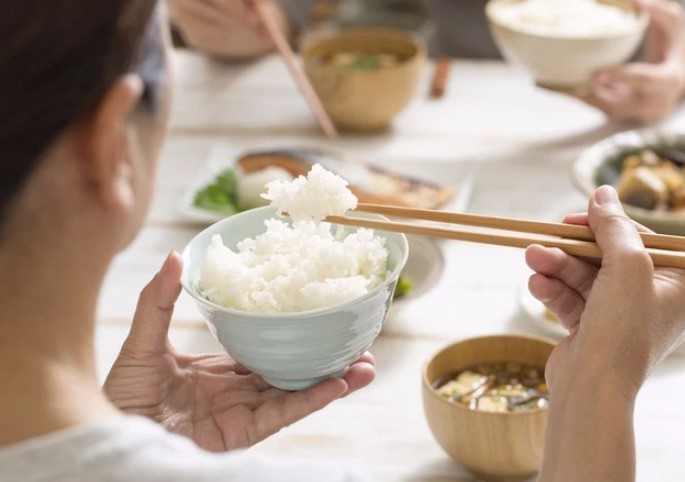 Mới ăn cơm xong đã vội uống ngay 4 loại nước này là rước bệnh vào người, phá hỏng hệ tiêu hóa