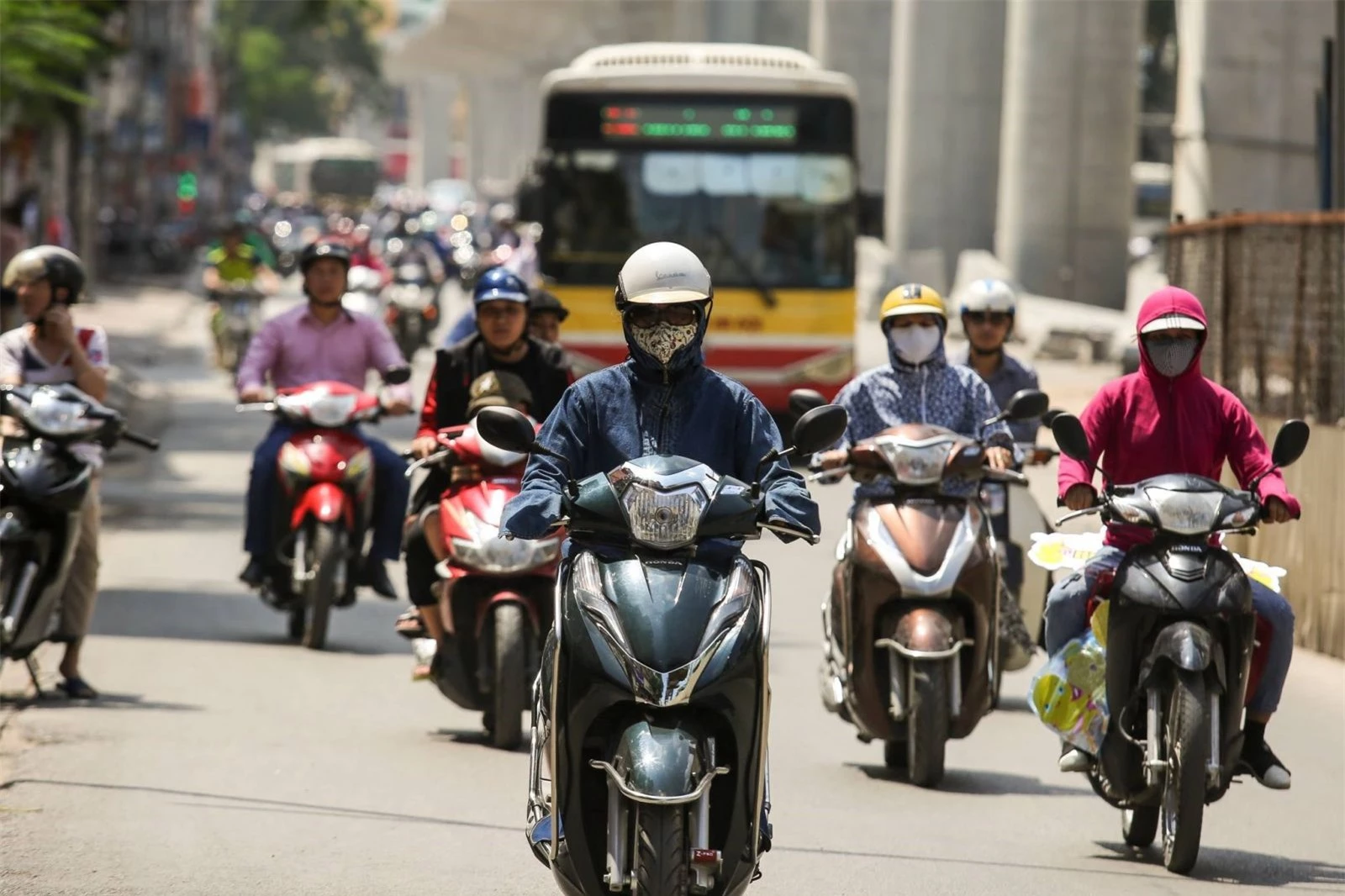 Dự báo thời tiết ngày 3/7/2023: Hà Nội chiều tối mưa dông, ngày nắng nóng