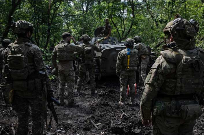 Ukraine loay hoay tìm cách vượt bãi mìn và đối phó trực thăng sát thủ của Nga