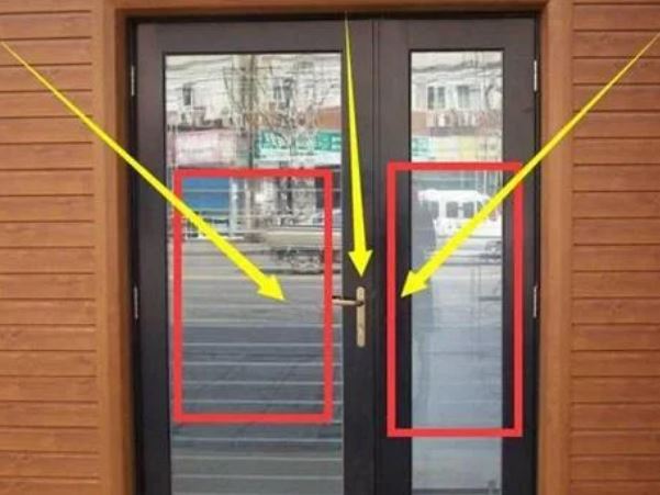 Thiết kế cửa trong cửa, tưởng đẹp mà khiến gia chủ lận đận, làm mãi không giàu