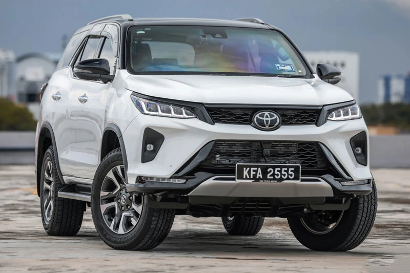 7. Toyota Fortuner (doanh số: 28.863 chiếc).