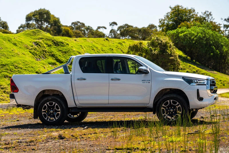 9. Toyota Hilux (doanh số: 231.784 chiếc).