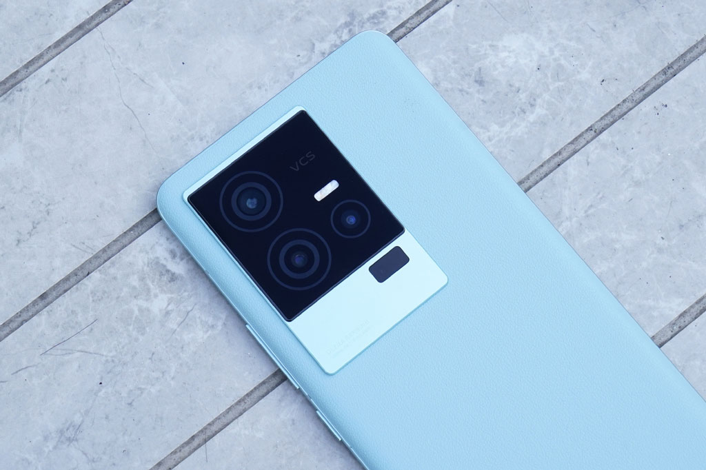 Smartphone cấu hình ‘siêu khủng’, sạc 200W, giá 12,27 triệu đồng