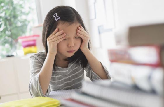 4 câu thường được nói ra bởi đứa trẻ thiếu tự tin, cha mẹ có nhận ra?