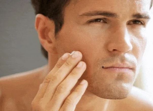 Đàn ông có nốt ruồi ở vị trí này số vượng thê, mang đến tài lộc, hạnh phúc cho vợ