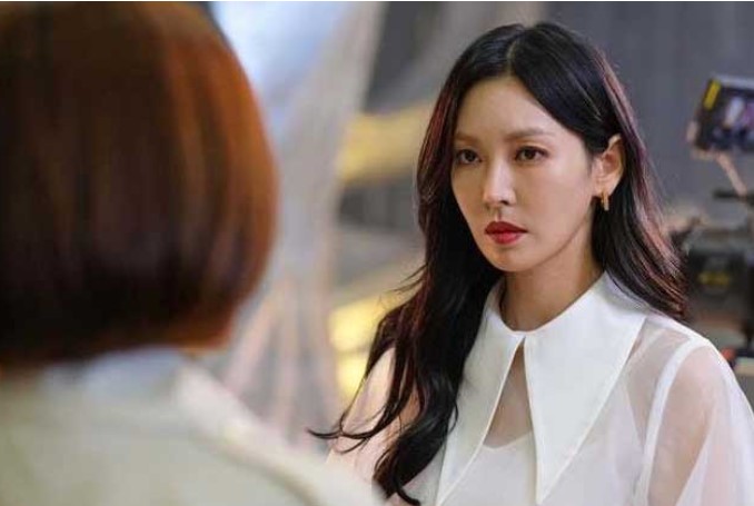 Biết chuyện mẹ hầm gà cho con dâu mang bầu, chị chồng nói tôi không ra gì