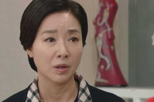 Nhờ nghe được cuộc nói chuyện của mẹ chồng mà tôi biết 1 bí mật