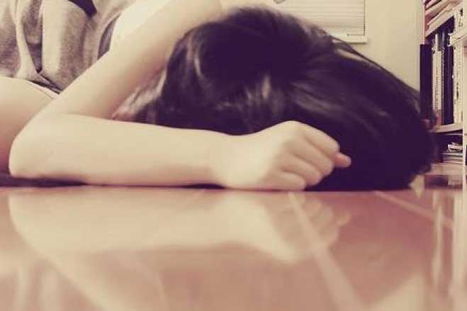 Choáng váng khi tình cờ nghe được cuộc điện thoại của người yêu với bạn