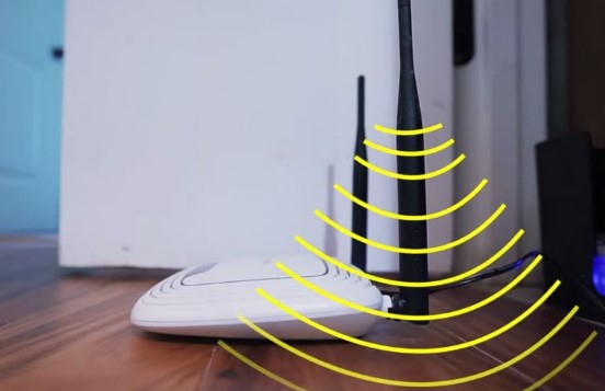 3 cách giúp tăng tốc độ wifi cho điện thoại, laptop trong nhà không cần gọi thợ, chị em phụ nữ cũng làm được
