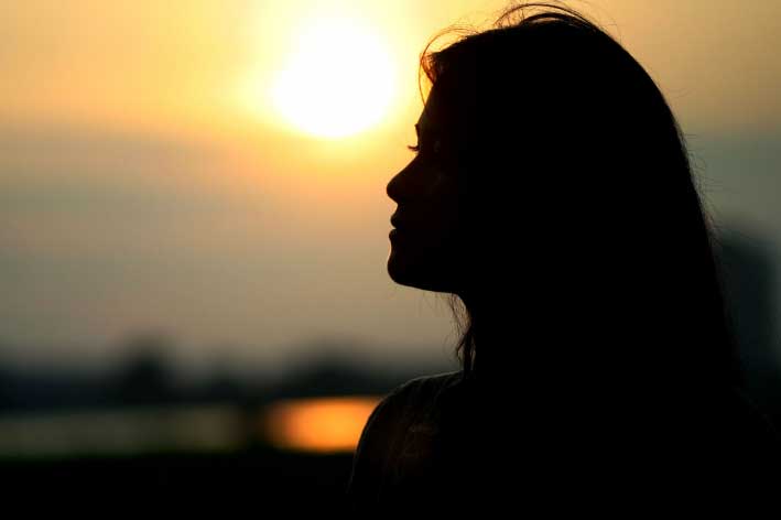 Bố giao hết tài sản cho con út, nhưng bị mẹ kế phản đối