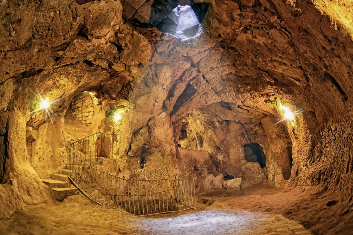 Bên trong thành phố 18 tầng được phát hiện ngay dưới tầng hầm nhà dân 