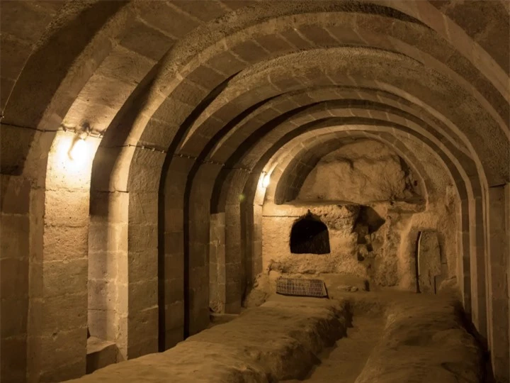 Bên trong thành phố 18 tầng được phát hiện ngay dưới tầng hầm nhà dân - 10