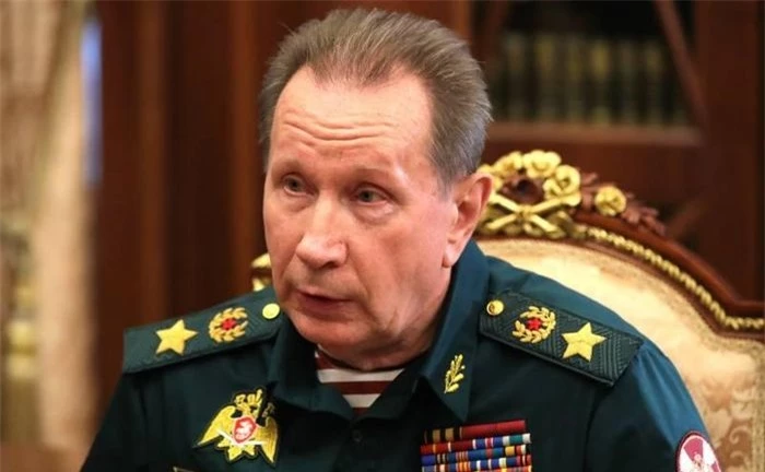 Vệ binh Quốc gia Nga (Rosgvardiya) dự định đưa xe tăng vào thành phần tác chiến của mình, thông tin trên được người đứng đầu bộ lực lượng - Đại tướng Viktor Zolotov cho biết.
